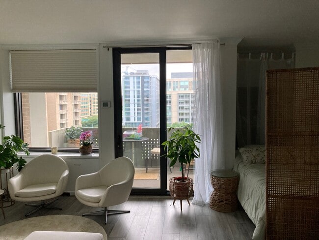 Mid century pod chairs! - 240 M St SW Unit 703E