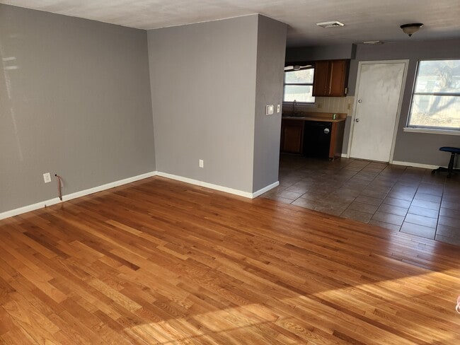 Sala de estar - 1825 W Boris Dr