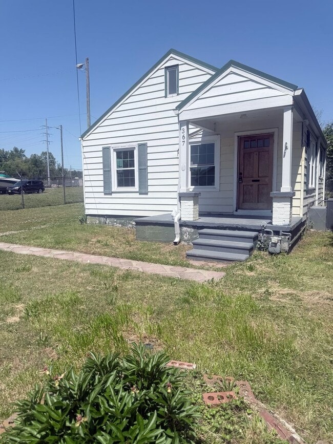 Building Photo - Charming Bungalow in Old Hickory/ Rayon City, Fenced Yard