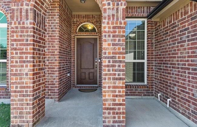 Photo - 4706 Lakeway Dr