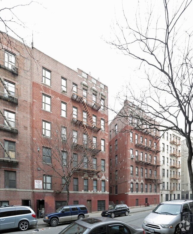 Photo - 2675 Valentine Ave