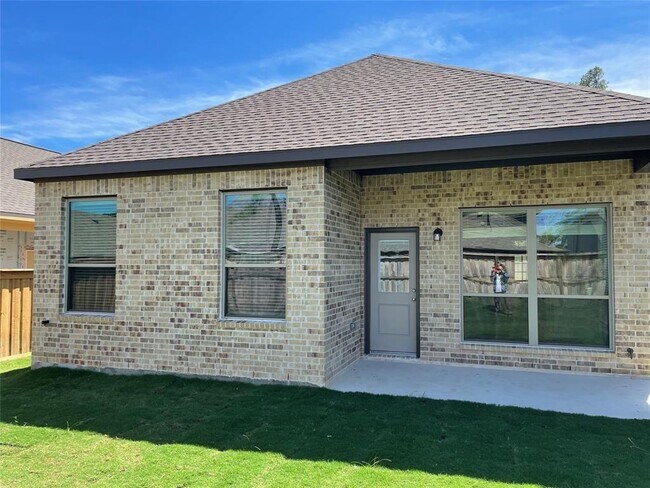 Photo - 8026 Whisper Grove Dr