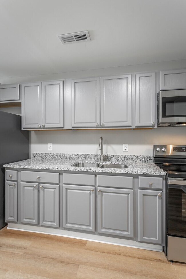 Photo - 2703 E 25th St Unit 2707