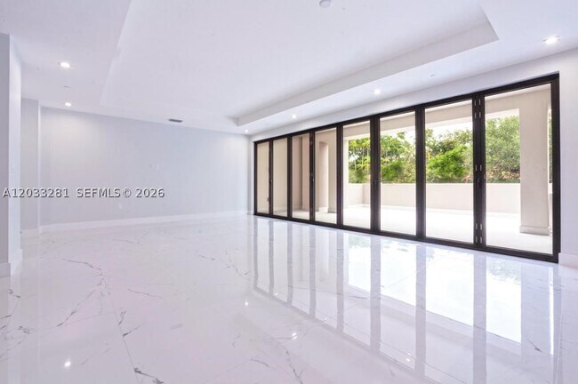 718 Valencia Ave Unit 202