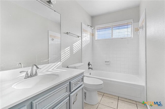 Photo - 2504 Coach Dr