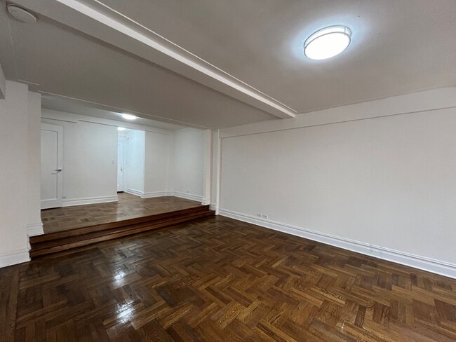 Photo - 137 E 38th St Unit 12G