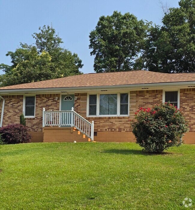 Building Photo - 2142 Brannen Rd SE Rental