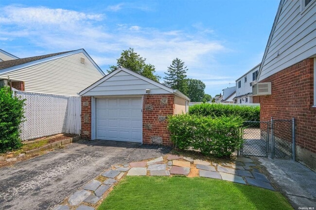 Photo - 247 East Ave