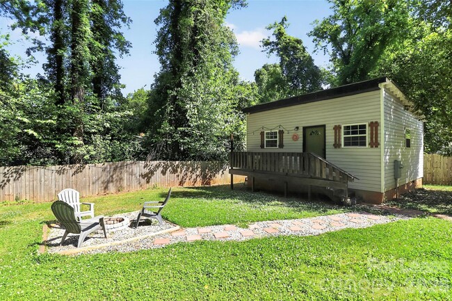 Building Photo - 1954 Garibaldi Ave