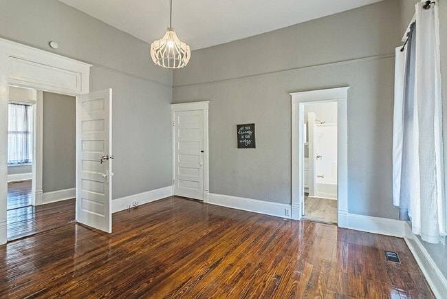 Photo - 2497 Napier Ave