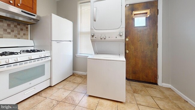 Photo - 44 N Yewdall St