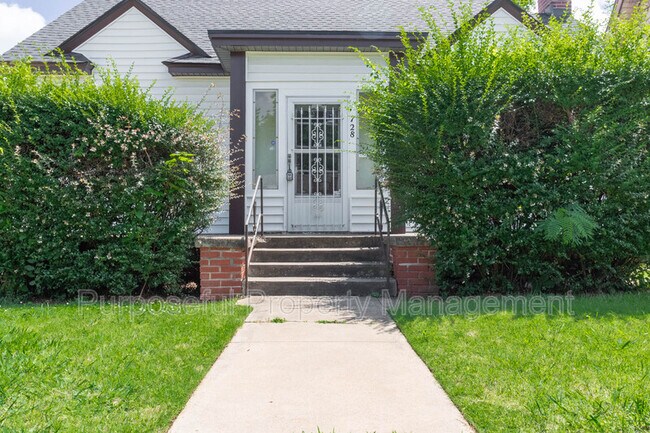 Photo - 728 NE 15th St