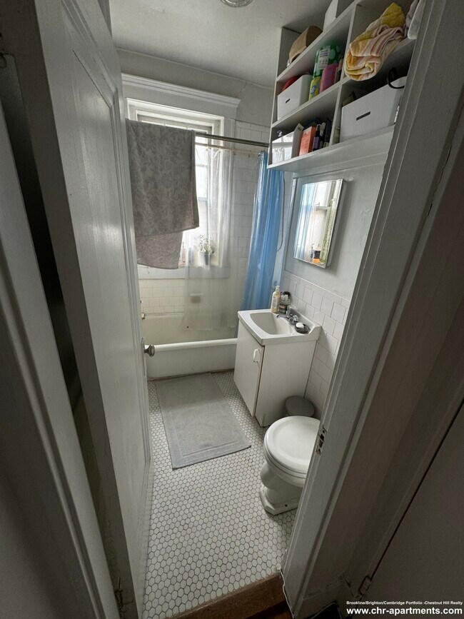 Photo - 1697 Cambridge St Unidad 5