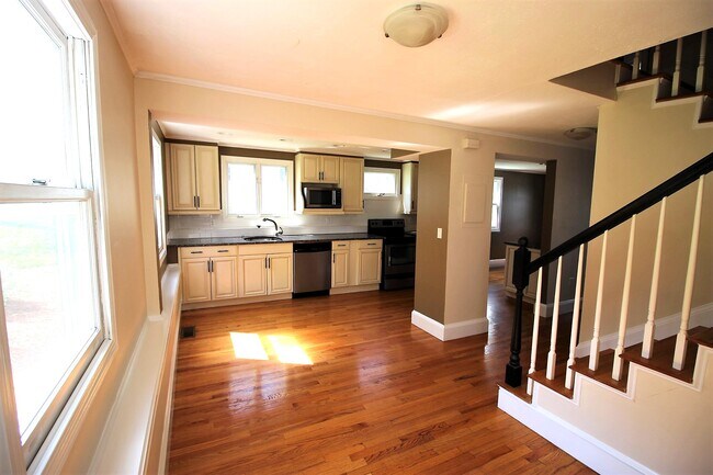 Photo - 154 Bigelow St