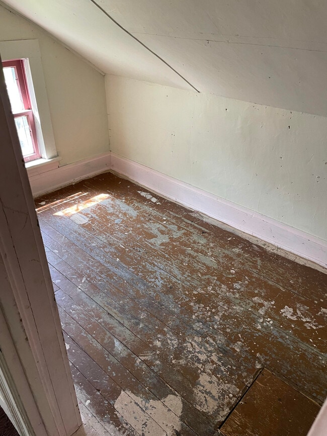 309 14th Ave W
