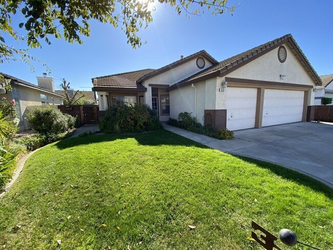 Photo - Charming Single-Story Home in Tracy — Acro...