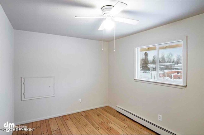 Photo - 2807 Turnagain St