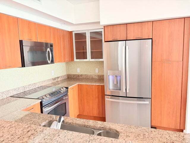 Building Photo - 700 E Boynton Beach Blvd Unit 700 E Boynton Beach Boulevard 510