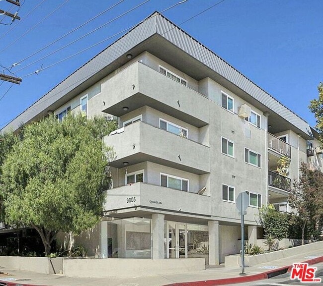 Building Photo - 9005 Cynthia St Unit 214