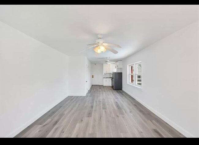 Photo - 233 Shore Rd