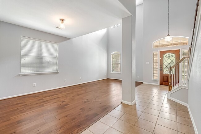 Photo - 146 Black Swan Pl