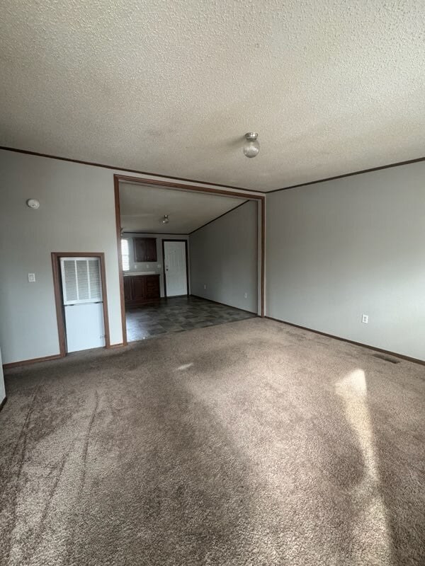 142 Oak St
