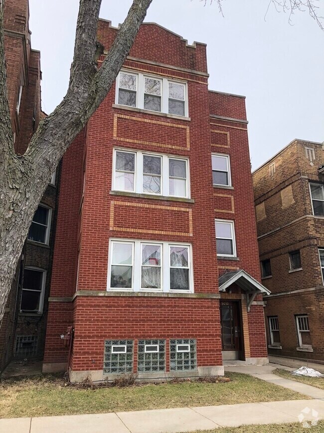 Building Photo - 5010 N Sawyer Ave Rental