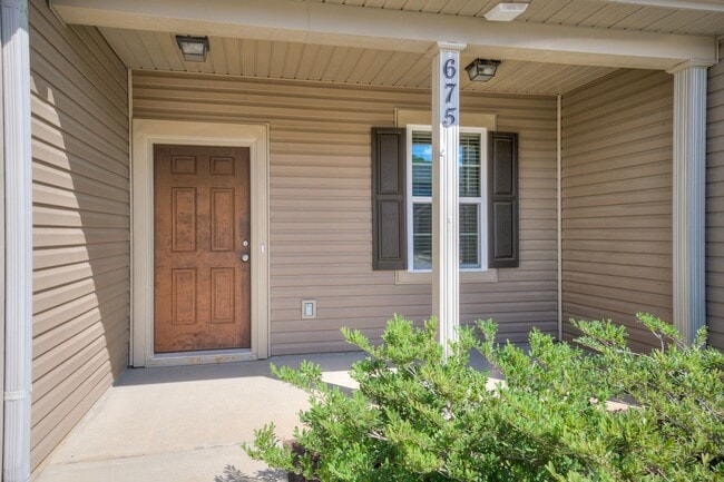 Photo - 3 Bedroom 2.5 Bath Townhouse