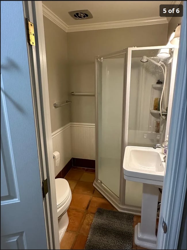 4325 V St