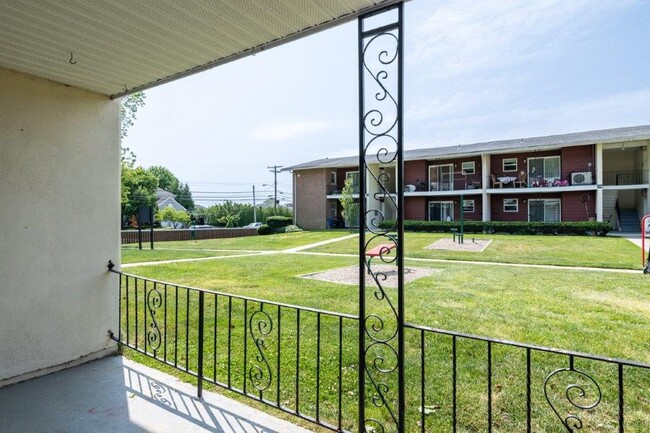 Edgewater Gardens Apartment Homes