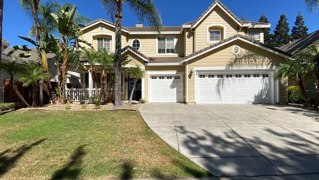 Photo - 1030 Eastlake Cir