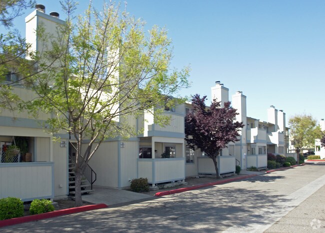 Photo - Village Oaks Apartments