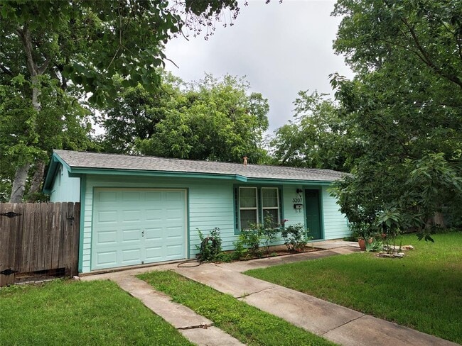 Photo - 3207 Locke Ln