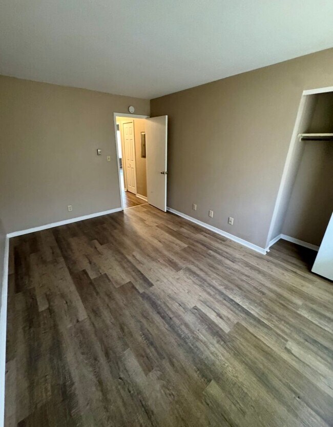 Photo - Windsor West Apartments