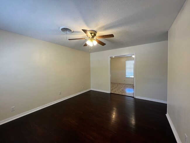 Photo - 1303 Redondo Dr