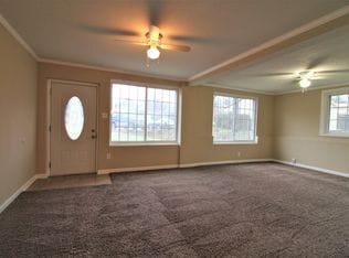 Building Photo - 2/1,  Fenced, Central Oak Ridge Rental