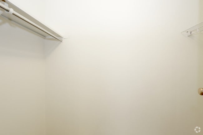 1 Bedroom Standard - Walk-in Closet - Village Grove Apartments - 62 +