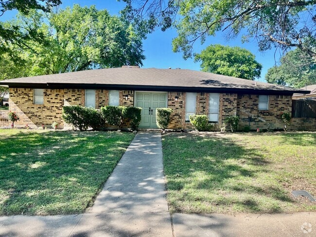 Building Photo - 1105 Briarbrook Dr Rental
