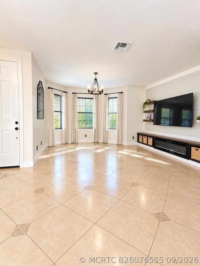 2543 SE Ruskin Dr