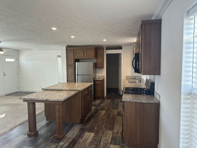 1801 W 92nd Ave