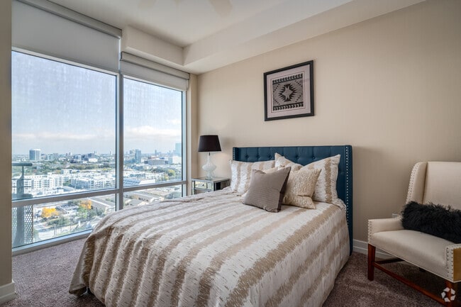 2BR, 2BA - 1,428SF