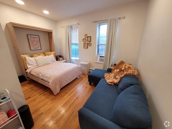 Building Photo - 11 Follen St Unit 3-R Rental