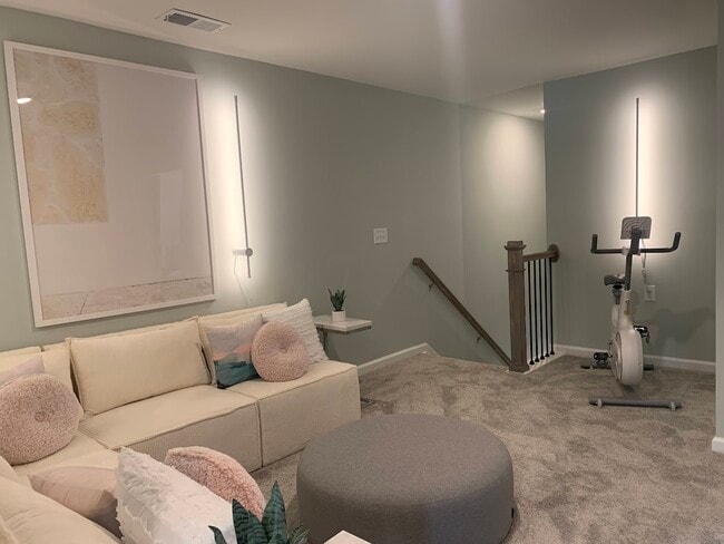 Photo - 352 Abbots Ml Dr