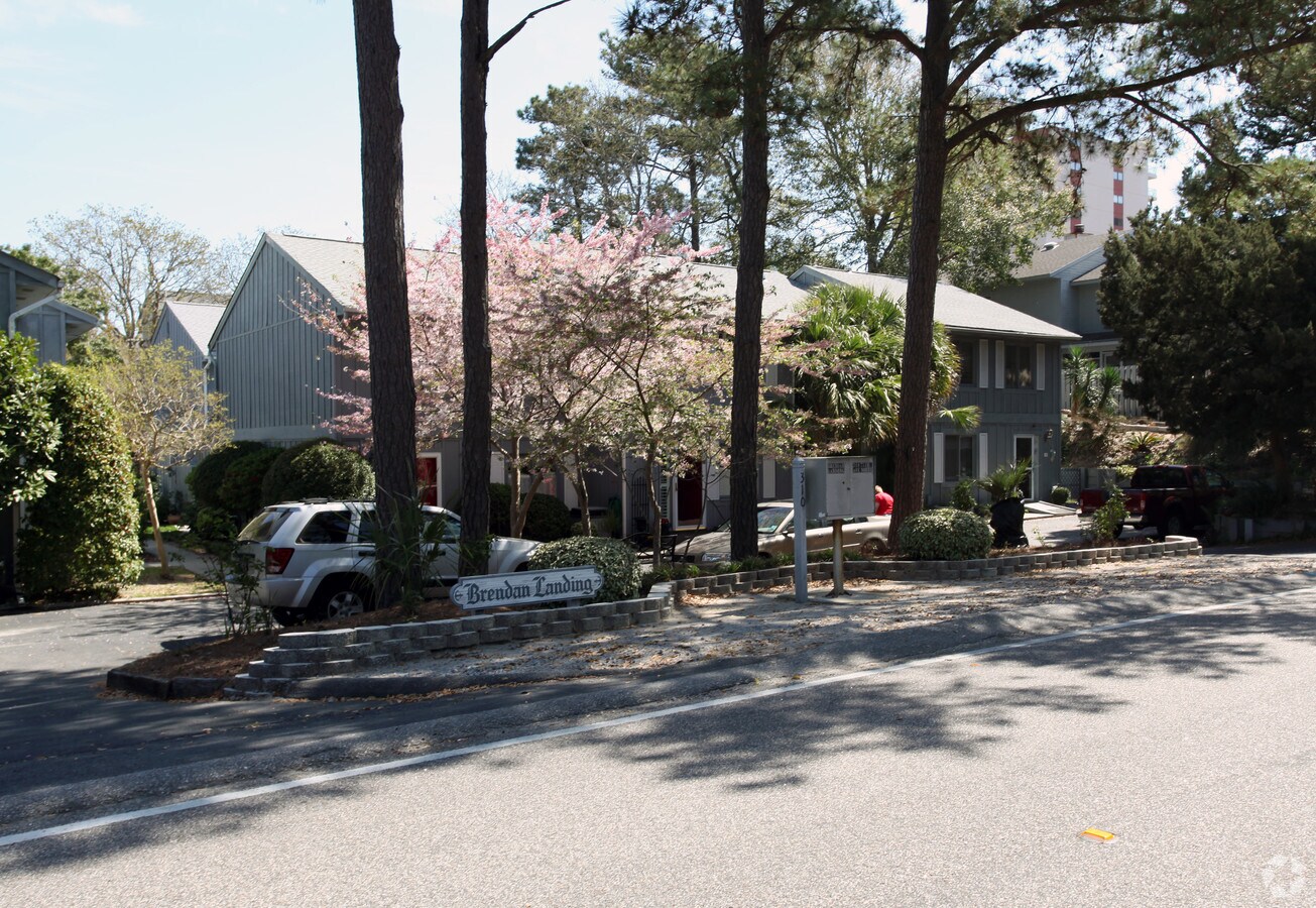 Brendan Landing - Brendan Landing Apartments