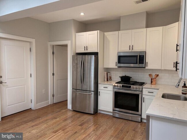 1627 Holbrook St NE Unit 3