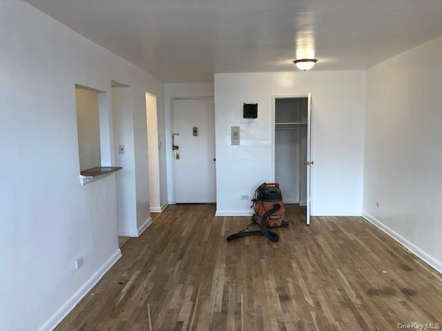 Photo - 87-20-87175 175th St