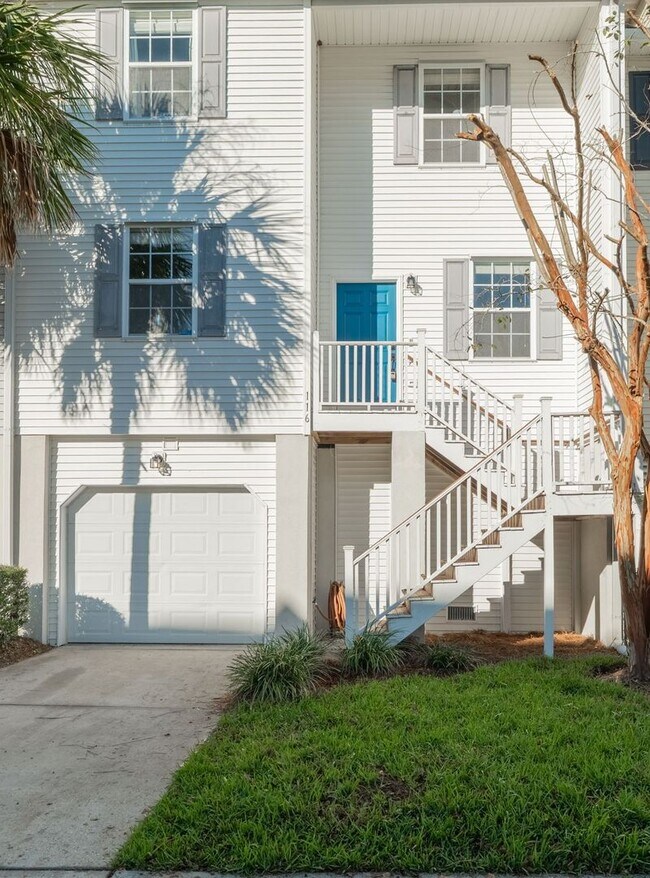 116 Winding River Dr