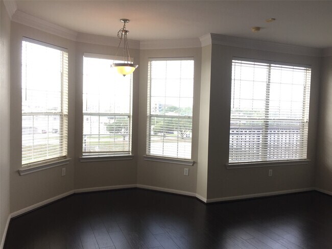 Building Photo - 7575 Kirby Dr Unit 2420