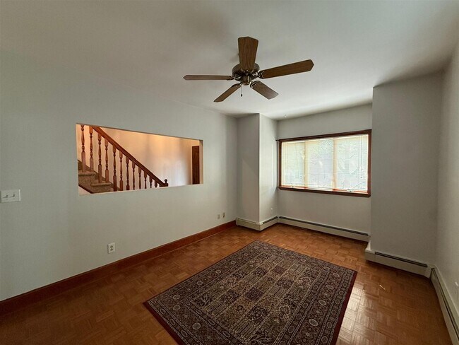 Photo - 25 Putnam St