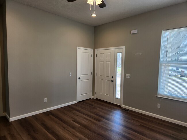 Photo - 424 S Lambert St